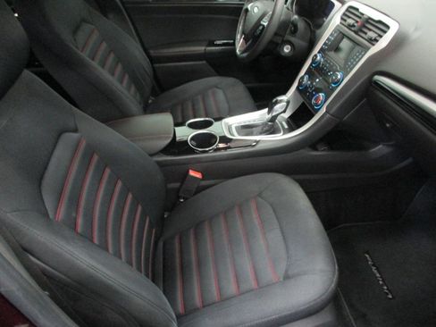 Used 2013 Ford Fusion SE FWD image 12