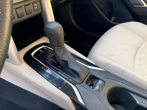 Used 2022 Toyota Corolla Cross L FWD image 16
