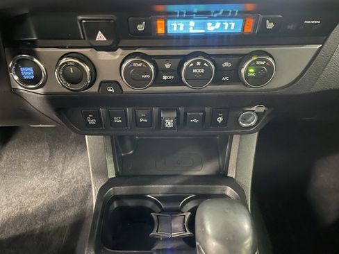 Used 2021 Toyota Tacoma TRD Off-Road image 9