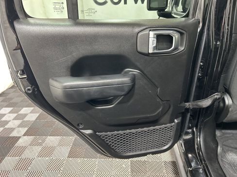 Used 2023 Jeep Wrangler Unlimited Rubicon w/ Cold Weather Group image 22