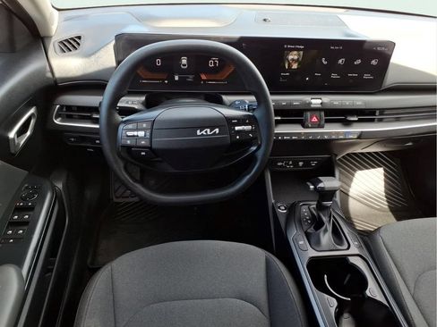 Used 2025 Kia K4 FWD image 8