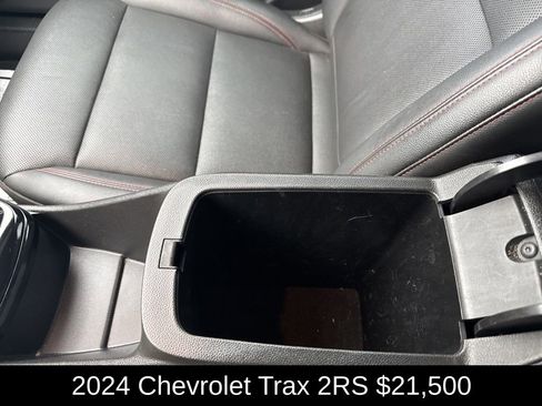 Used 2024 Chevrolet Trax RS w/ Sunroof Package image 25