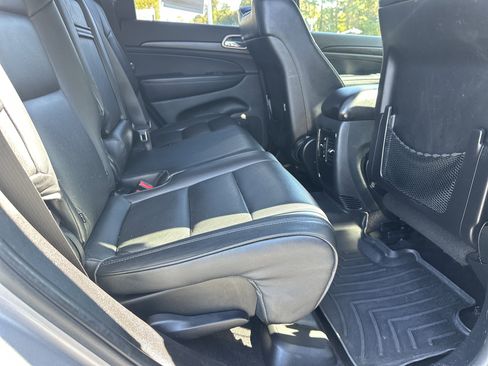 Used 2016 Jeep Grand Cherokee Laredo image 17