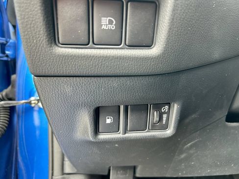 Used 2021 Toyota C-HR XLE FWD image 13