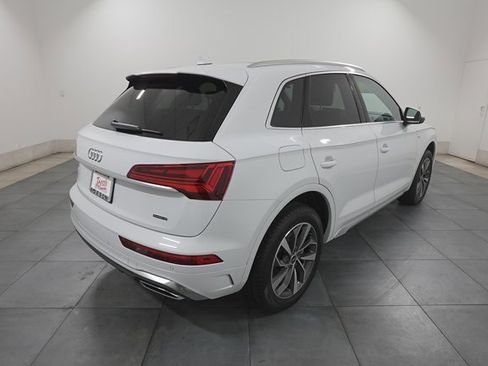 Used 2024 Audi Q5 2.0T Premium w/ Convenience Package image 5
