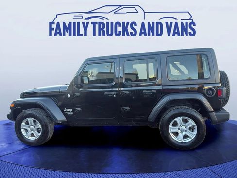 Used 2020 Jeep Wrangler Unlimited Sport S image 2