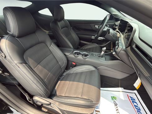 Used 2025 Ford Mustang Premium RWD image 39