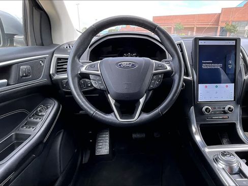 Used 2022 Ford Edge Titanium AWD/4WD image 13