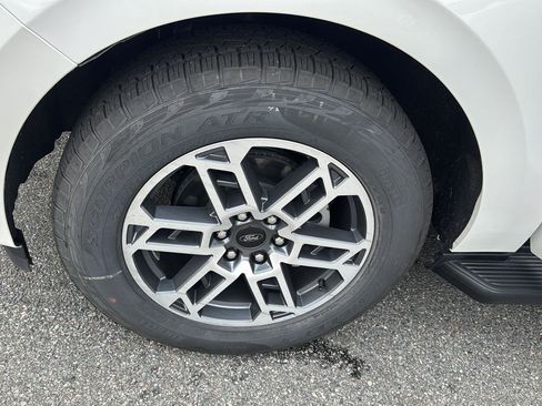 New 2025 Ford Expedition Active image 46