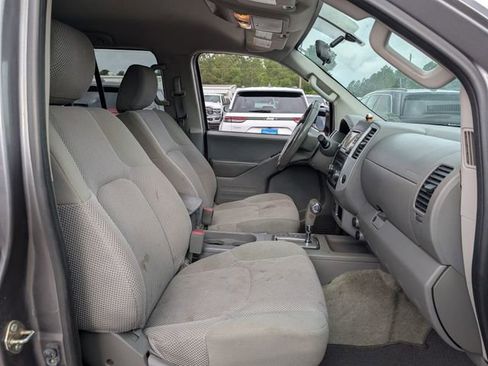 Used 2016 Nissan Frontier SV RWD image 24