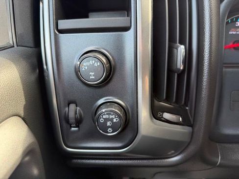 Used 2018 Chevrolet Silverado 1500 LT w/ Redline Edition image 28