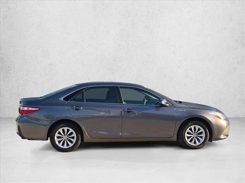 Used 2016 Toyota Camry LE FWD image 4