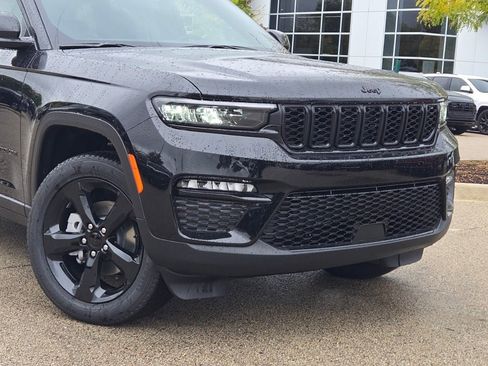 New 2025 Jeep Grand Cherokee Limited w/ Black Appearance Package image 2