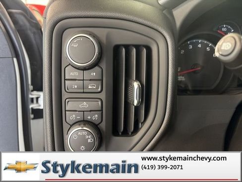 New 2026 Chevrolet Silverado 1500 Custom w/ Turbomax Blackout Package AWD/4WD image 18