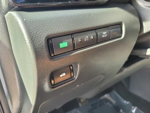 Used 2025 Nissan Sentra SV w/ SV Premium Package FWD image 19