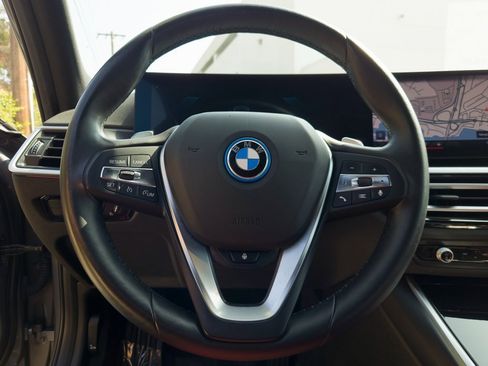 Used 2023 BMW 330e xDrive w/ Premium Package image 14