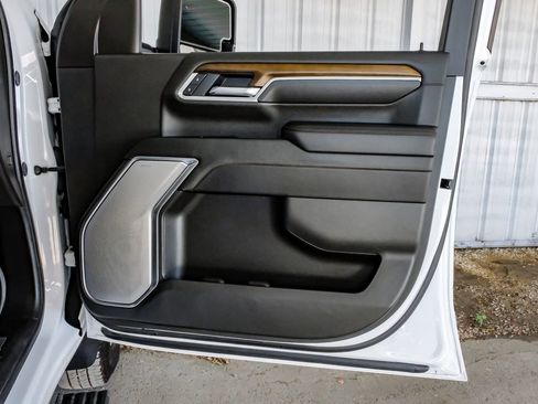 Used 2025 Chevrolet Silverado 3500 High Country w/ High Country Premium Package image 46