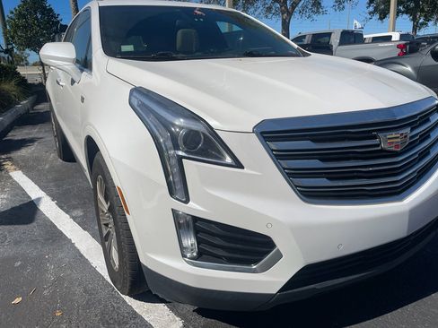 Used 2019 Cadillac XT5 Luxury image 2