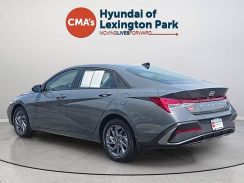 Certified 2026 Hyundai Elantra Hybrid FWD image 3