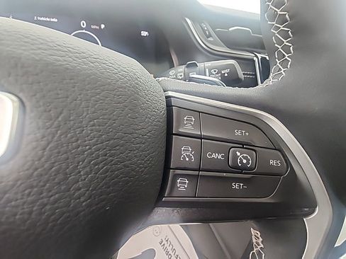 Used 2023 Jeep Grand Cherokee L Laredo image 18