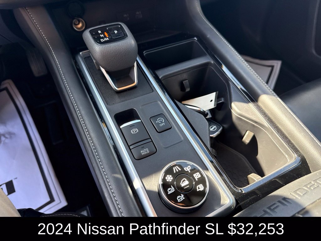 Used 2024 Nissan Pathfinder SL AWD/4WD image 36
