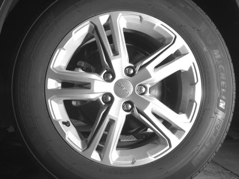 Used 2024 GMC Terrain SLE image 11