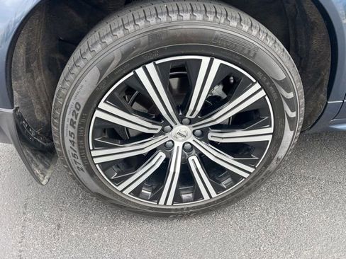 Used 2023 Volvo XC90 B5 Plus image 4
