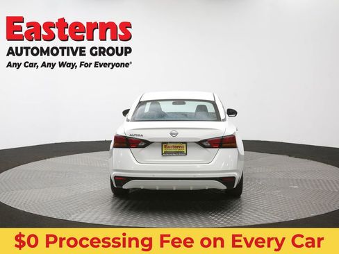 Used 2025 Nissan Altima 2.5 SV FWD image 36