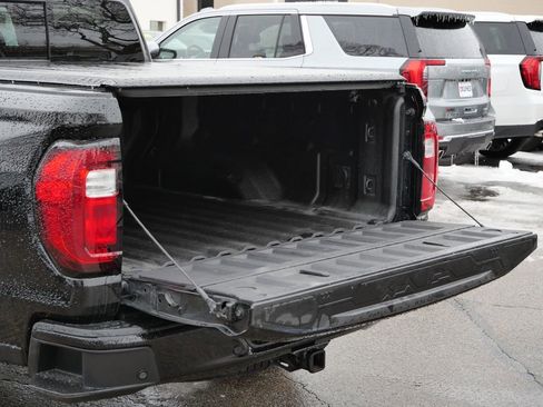 Used 2024 GMC Canyon Denali AWD/4WD image 22