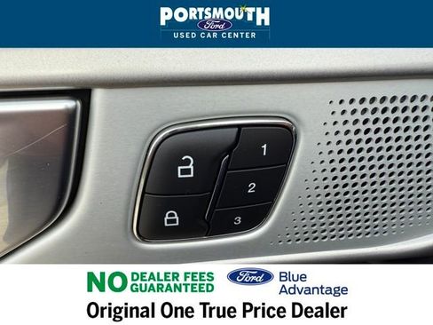 Certified 2022 Ford Explorer Platinum w/ Equipment Group 601A image 25