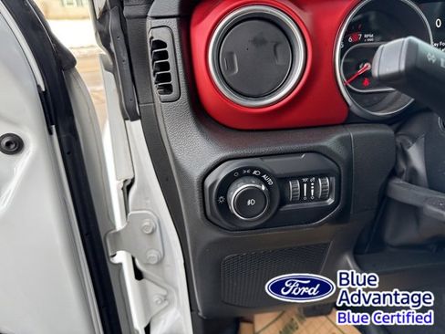 Used 2022 Jeep Wrangler Unlimited Rubicon w/ Cold Weather Group image 19