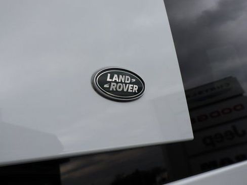 Used 2023 Land Rover Defender 130 X-Dynamic SE image 37