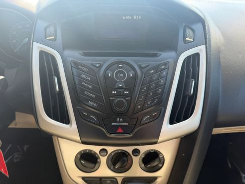 Used 2013 Ford Focus SE FWD image 16