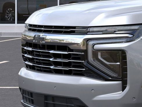 New 2026 Chevrolet Suburban LT image 13