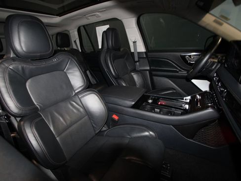 Used 2025 Lincoln Aviator Reserve w/ Luxury Package AWD/4WD image 25