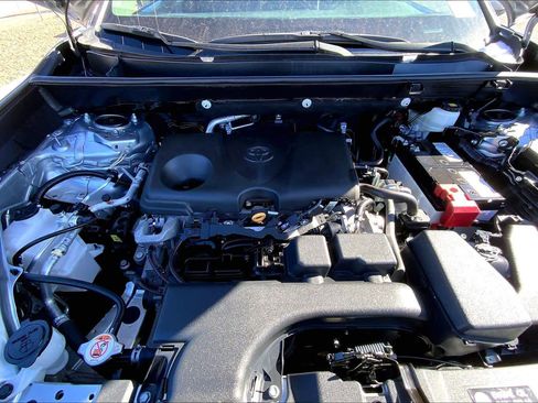 Certified 2024 Toyota RAV4 XLE image 28