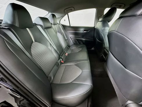 Used 2021 Toyota Camry SE FWD image 30