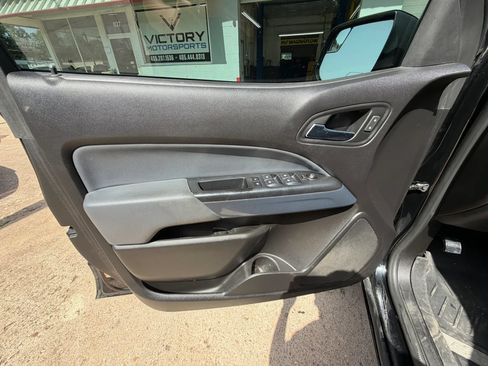 Used 2018 Chevrolet Colorado Z71 AWD/4WD image 14
