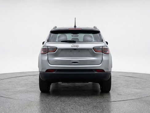 Used 2025 Jeep Compass Limited image 6