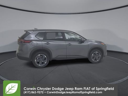 Used 2025 Nissan Rogue SV image 16