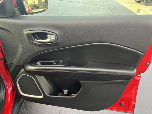 Used 2020 Jeep Compass Latitude image 31