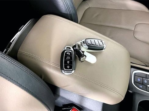 Used 2020 Hyundai Santa Fe SEL w/ Convenience + Premium Package image 33