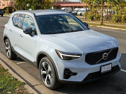 New 2026 Volvo XC40 B5 Plus w/ Protection Package Premier image 4