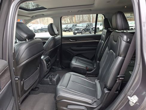 Certified 2023 Jeep Grand Cherokee L Limited AWD/4WD image 11