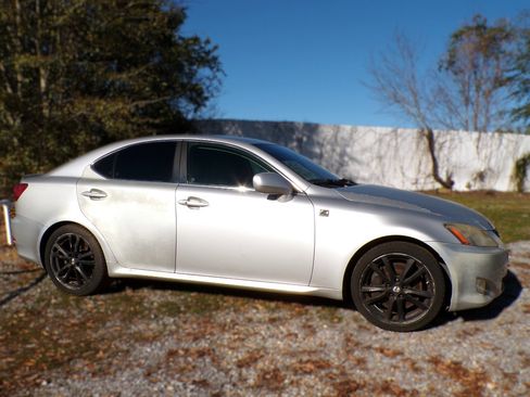 Used 2007 Lexus IS 350 image 2
