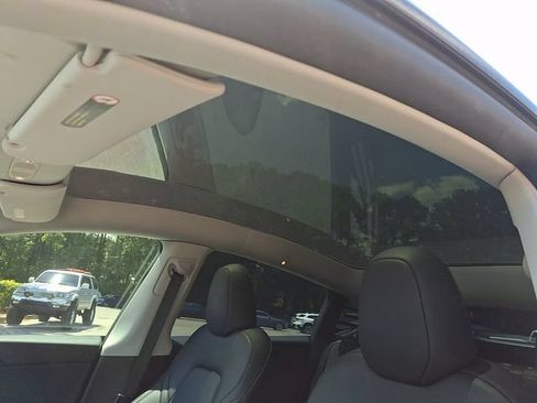 Used 2024 Tesla Model Y Long Range RWD image 14
