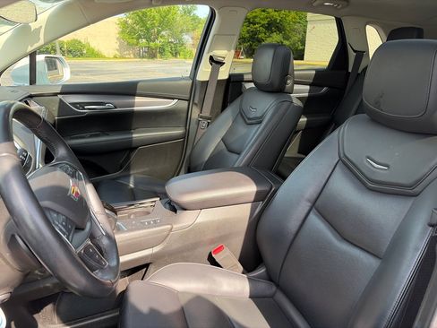 Used 2018 Cadillac XT5 Luxury w/ Driver Awareness Package AWD/4WD image 15