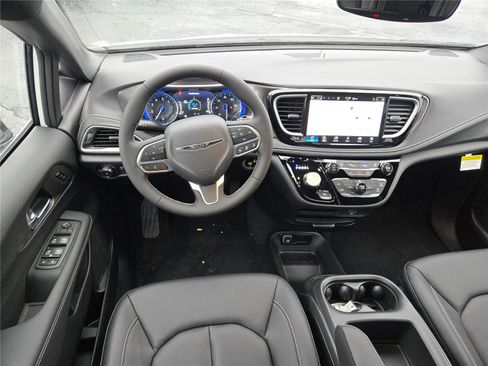 New 2026 Chrysler Pacifica Select image 21