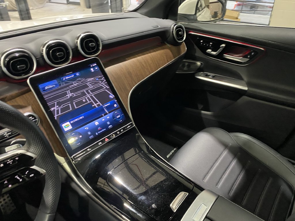 Used 2023 Mercedes-Benz GLC 300 image 8