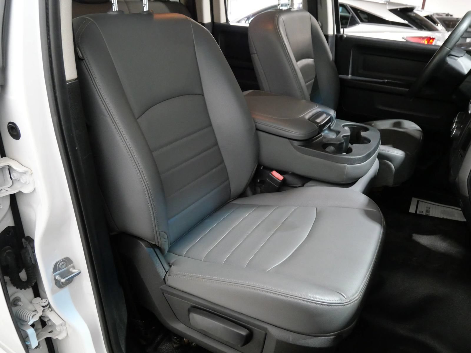 Used 2018 RAM 1500 Tradesman w/ Chrome Appearance Group AWD/4WD image 15